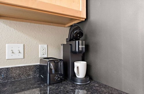 Downtown Minneapolis Apartment | MSP Voyager | By Childrens Hospital | Free Parking