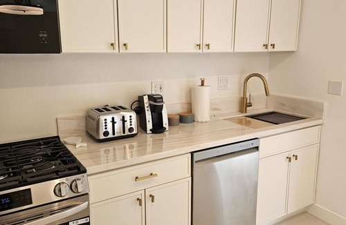 Uptown Design District Condo | Naked Getaway 1 Bedroom 1 Bath