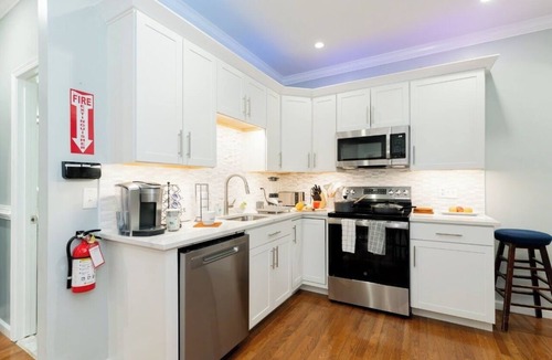 Friendly Apartment | National Harbor Hideaway - Oasis/Jacuzzi w/4-bedroom/3-Bath Fort Washington