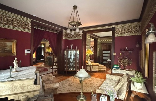 Council Bluffs House | National Historic Victorian Shea House, 7 bedrooms, 11 beds, 5 and half bath