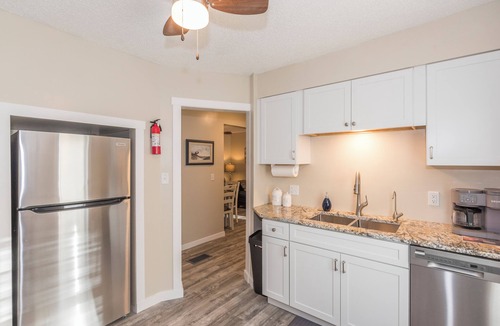 Crosby Apartment | NAUTICAL NOOK - Terrific 2-bedroom apartment with AC in charming Crosby