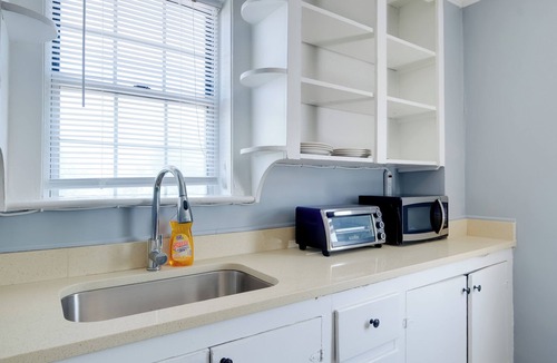 Hamilton Apartment | Near Loudoun Wine Trail: Apt w/Restaurant On-Site