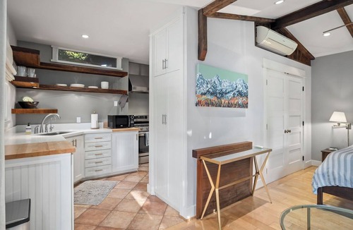 Hollywood House | Near Sunset Strip-Craftsman Pool &Guest House