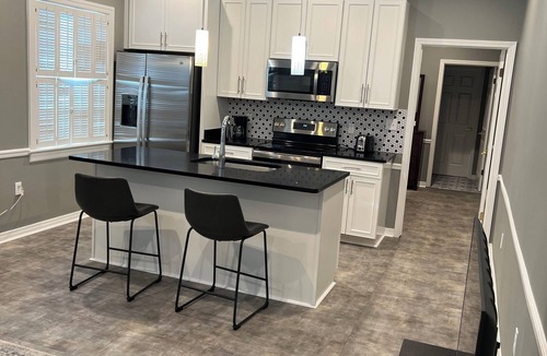 Pascagoula Apartment | New, 1 BR Executive Apartment in Downtown Pascagoula