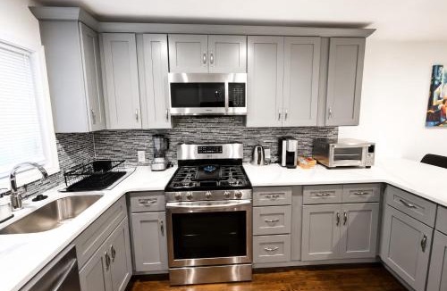 Roxbury House | New 4-Bedroom, 5 Bed, 2.5Bath Near Downtown Boston