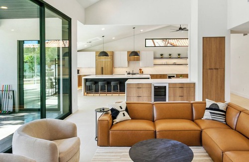 Pima Vista House | NEW 4BR Modern Pool, Hot Tub, Putting Green, Ping Pong & Fire Table