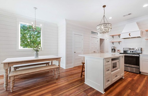 Old Town House | New Beachfront 3 Bed 2 1/2 Bath in downtown Bay St Louis in Prime Location