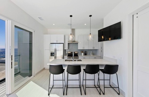Eastern Malibu Apartment | New Beachfront Guest Unit + Private Rd + Parking, Pet-Friendly