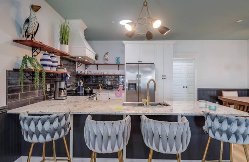 Long Beach House | New Beachfront home. Large Pool with Hot tub. Outside Kitchen. Volleyball court.