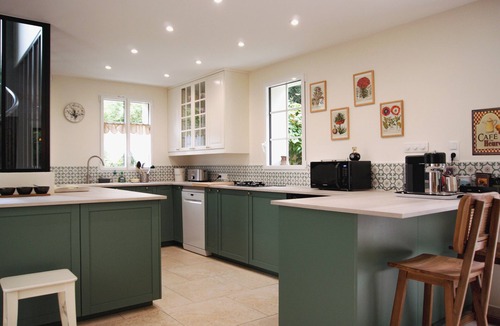 L'Isle-Adam House | New - Bed and Breakfast and rooftop - center of L'isle Adam - Le clos de l'Isle