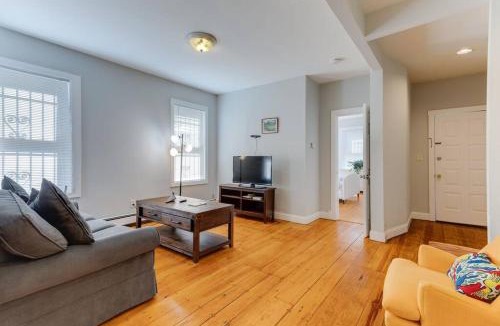Dudley - Brunswick King Apartment | NEW! Boston Condo Near MBTA, 3Mi to Fenway! (U1)
