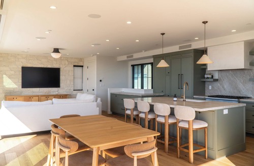 The Strand House | New Build-Manhattan Beach-Steps to Downtown and Beach