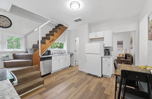 Amherst Center House | NEW! Chef's Kitchen Family Basecamp Amherst
