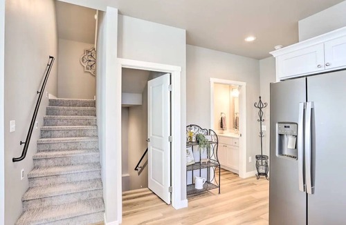 Spearfish House | NEW! Cozy & Modern Spearfish Home Near Downtown!