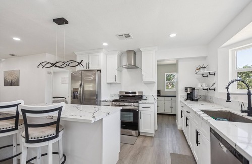 Stallion Springs House | NEW! Desert Mountain Escape with Private Hot Tub (A)