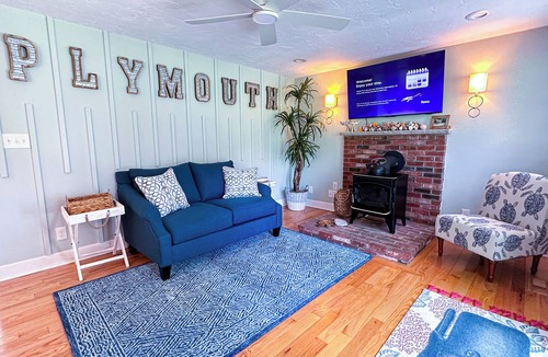 Plymouth House | New design, 7-minute Walk to Beach, Backyard, Deck