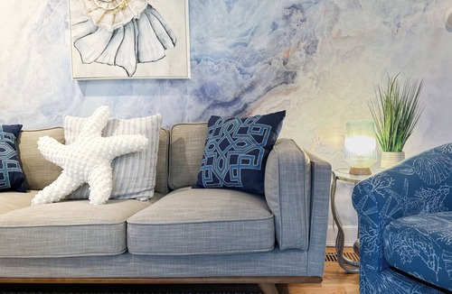 Plymouth House | New design, 7-minute Walk to Beach, Backyard, Deck