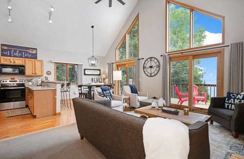 Grand Marais Cabin | New! Fall Colors | Private Beach | Boreal Forest