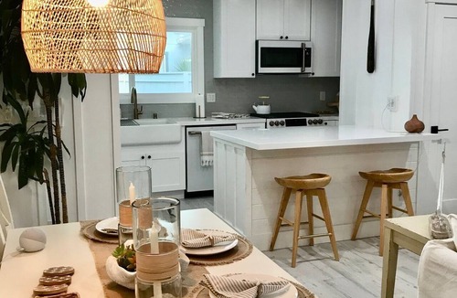 Carpinteria Condo | NEW Gorgeous Condo, beach side of Sandyland. Open week of July 25, 3 night min.