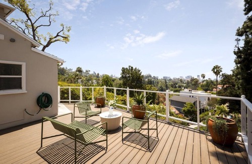 Hollywood Dell House | NEW! Hollywood Hills Retreat with Private Deck