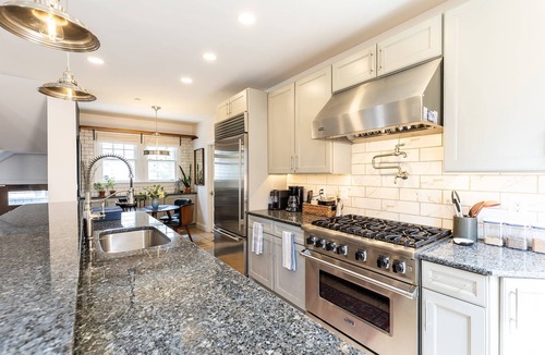 Historic District Cottage | New Home w Luxe King Suite, Porch Vibes & Parking