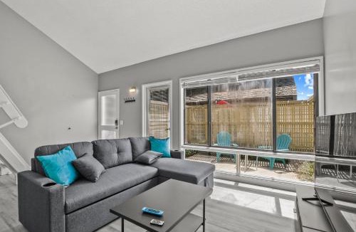 Gulfport Apartment | NEW King with Loft Beach Near Gulf