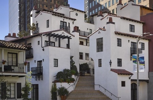 Westwood Hotel | ***New Listing**** Luxury Hotel Suite in Westwood Village