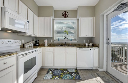 Gulfport Condo | New lower nightly Rates and Fees! Amazing Beach View Legacy Towers T2 Unit 401