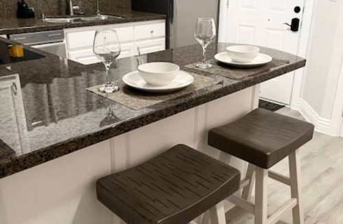 Pomona Apartment | New Luxury Guest House/Pool/Bath/Laundry