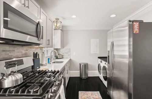 Faubourg Marigny Apartment | New! NOLA Hideaway, Cozy 1 Bedroom Steps from FQ!