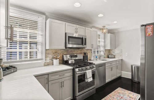 Faubourg Marigny Apartment | New! NOLA Hideaway, Cozy 1 Bedroom Steps from FQ!