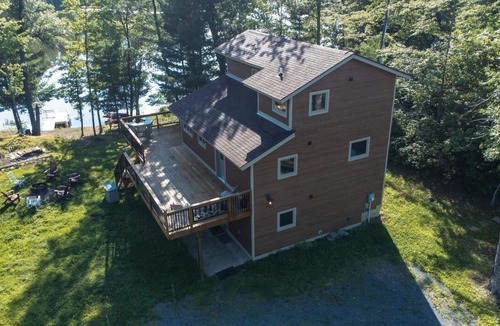 Comstock Cabin | NEW on VRBO-Family friendly Lakefront Property in WI with Dock & kayaks