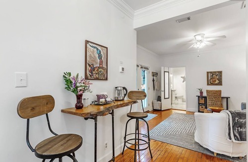 Fairhope Apartment | New Orleans at Jubilee Suites Bed & Breakfast. 1K/1B