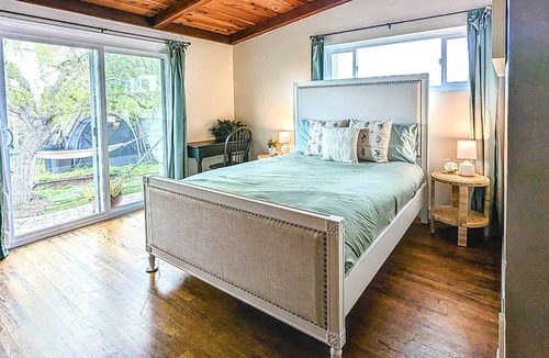 East Side Capistrano Condo | New! Private duplex with hammock, BBQ grill and 5 min to Beach!
