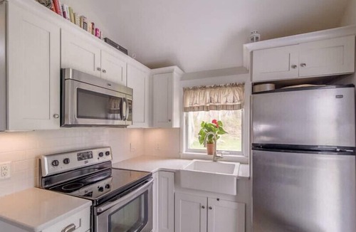 Fairhaven Cottage | New rental this summer - Across the street from the water !!