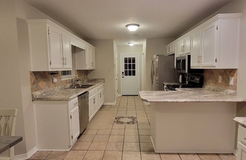 Ocean Springs House | NEW! Spacious 3bd/2ba home with pool! Sleeps 8