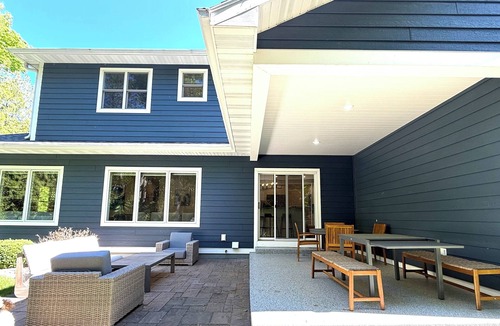 Egg Harbor House | NEW Spacious Luxury Retreat in Exclusive Point Beach with Lake Access