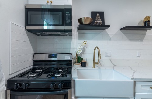 Harbor House | New Swanky 1 bedroom house, near beaches, Disney Land