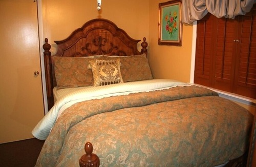 Oyster Harbor Cottage | 'Newer Cottage Incredibly and Comfortably Furnished.'