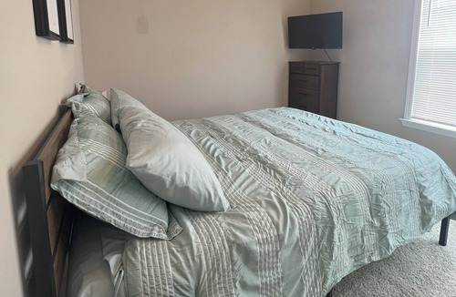 D'Iberville House | Newly Furnished Townhome-8 minutes to the beach