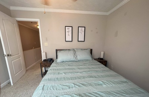 D'Iberville House | Newly Furnished Townhome-8 minutes to the beach