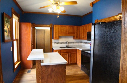 Pepin House | Newly Opened 4 BR Historic Home. 1 Block to Lake Pepin. Dog-Friendly & Sleeps 10