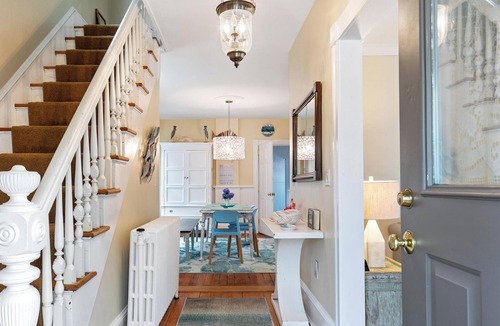 Fifth Ward Cottage | Newly refurbished house within short walking distance of town. Private driveway!