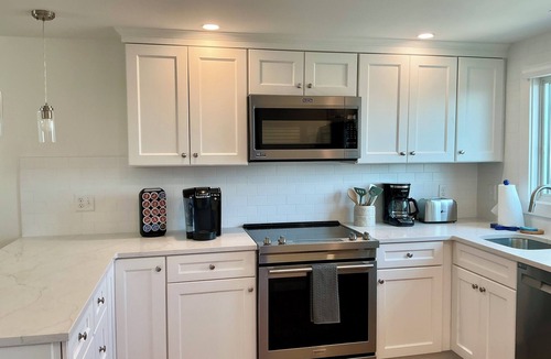 Hyannis House | Newly Remodeled 3-Bedroom-Private Association Beach-Pool-A/C- Yachtsman Condominiums - Sleeps 6-Unit 146