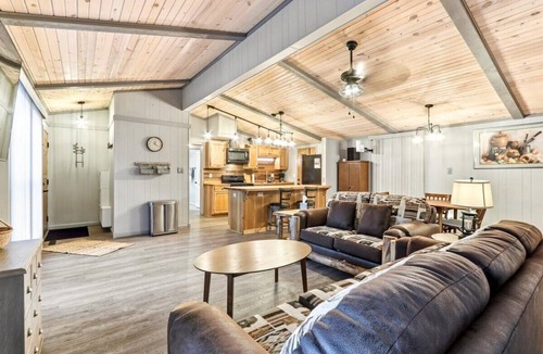 Nekoosa House | Newly Remodeled Cozy Home Near Lake Camelot minutes from Sand Valley Golf Resort - PET FRIENDLY!