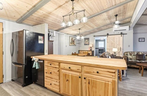 Nekoosa House | Newly Remodeled Cozy Home Near Lake Camelot minutes from Sand Valley Golf Resort - PET FRIENDLY!