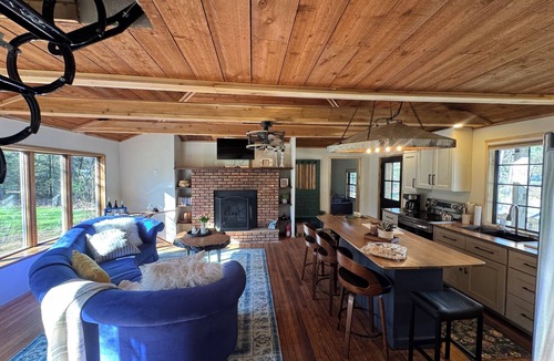 New Lisbon House | Newly remodeled house close to Castle Rock lake.