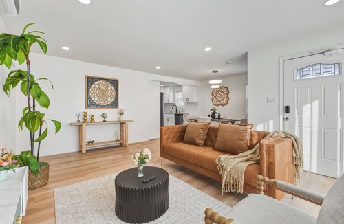 Montclair House | Newly Renovated 2BR 1BA Near Park & Airport 3 Beds Montclair