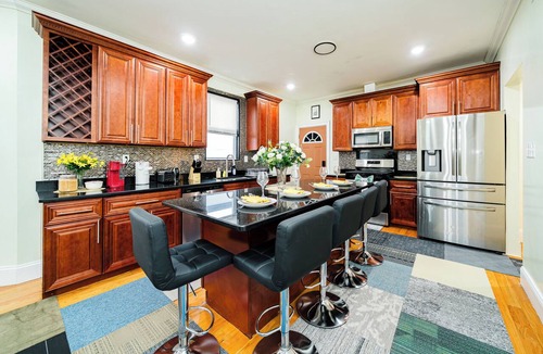 Dorchester Apartment | Newly Renovated 4BR Boston Apt w/Kid Friendly - Exclusive MAJOR INTERNATIONAL SPORTING EVENT 2026 Deal 90/2