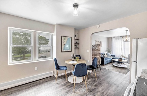 Algoma Apartment | Newly Renovated-across the Street From Von Stiehl